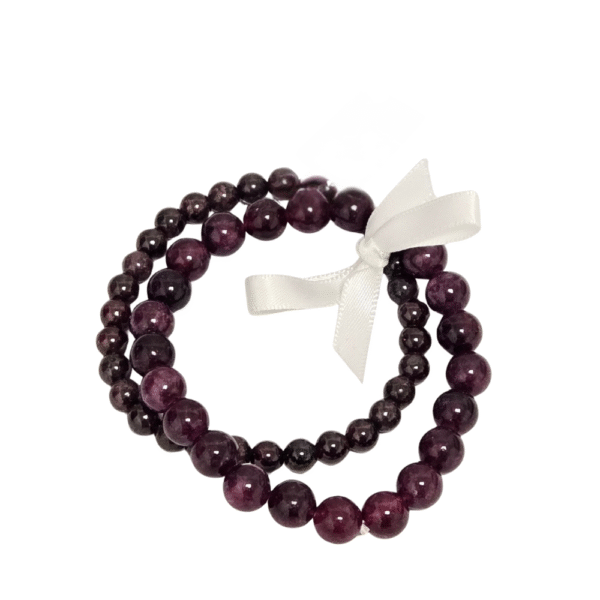 Capricorn zodiac bracelet set with Garnet semi-precious stone stretch bracelets in 6 mm and 8 mm beads